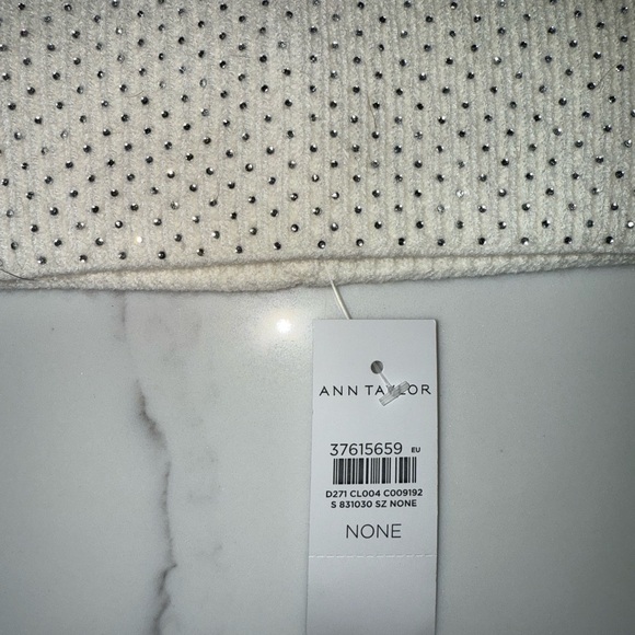 New Ann Taylor White Beanie with Silver Accents - Picture 4 of 6